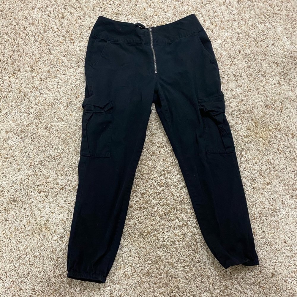 Black cargo Capri pants